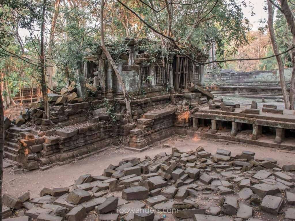 Chaos at Beng Mealea, Cambodia - RooWanders