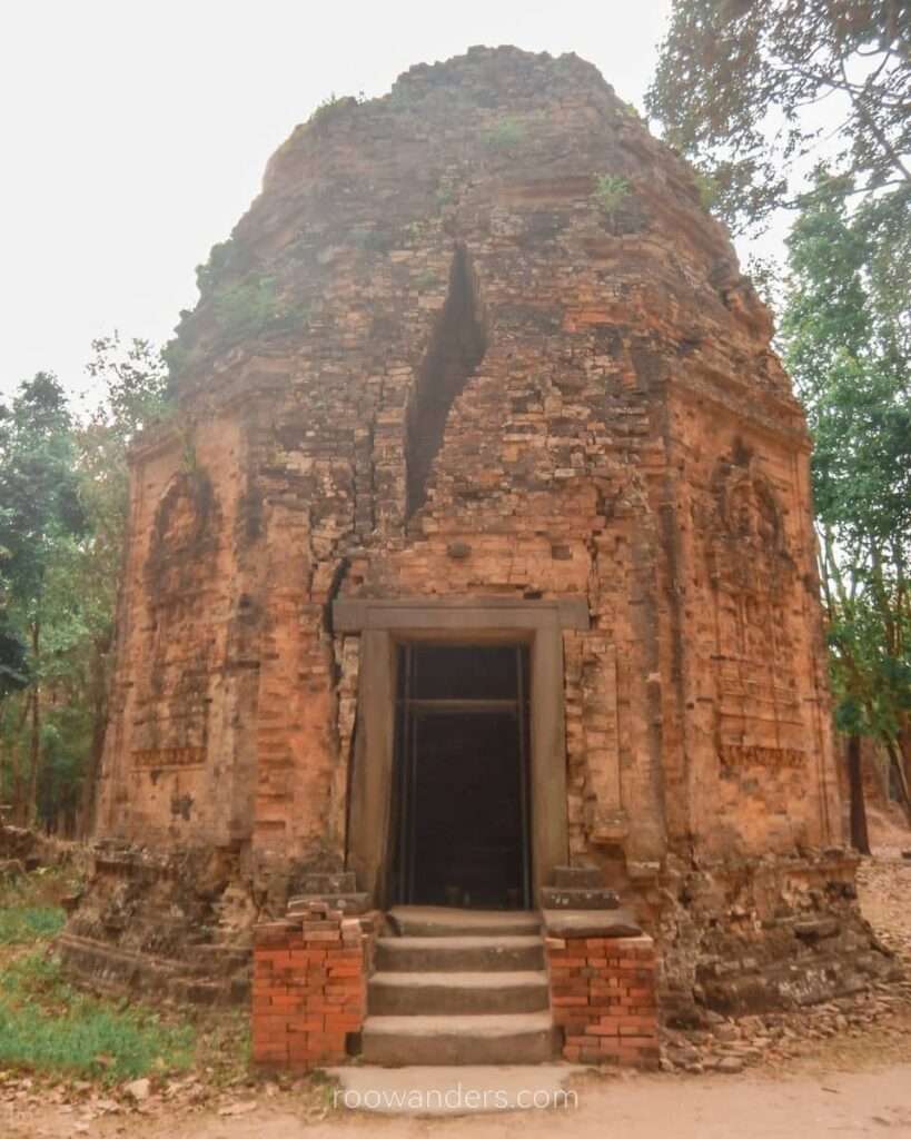 Temple ruins of Sambor Prei Kuk, Cambodia - RooWanders