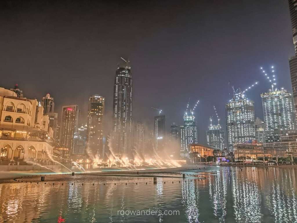 Dubai Fountain Show, United Arab Emirates - RooWanders