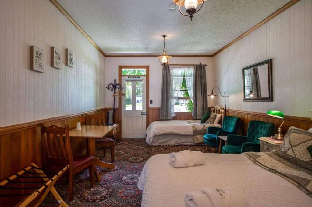 Settlers Cottage Motel Arrowtown booking New Zealand