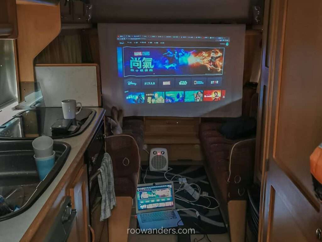 Movie in the caravan, New Zealand - RooWanders