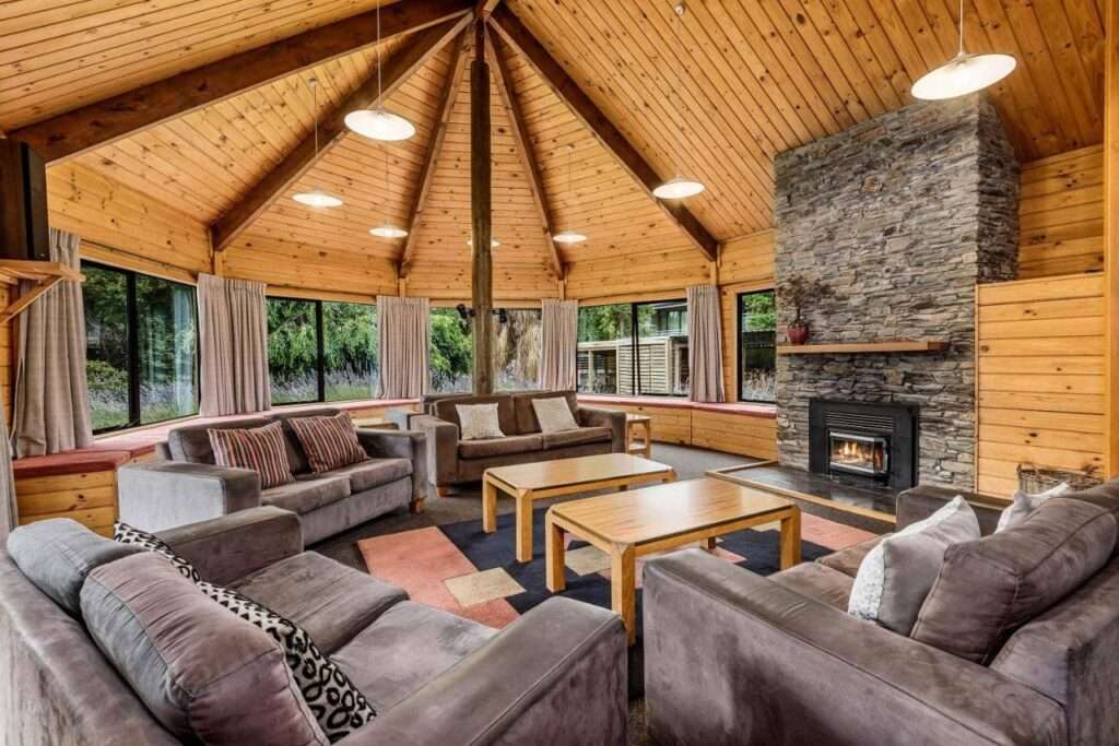 Altamont Lodge Wanaka booking