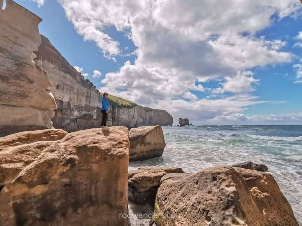 Dunedin Tunnel Beach, New Zealand - RooWanders