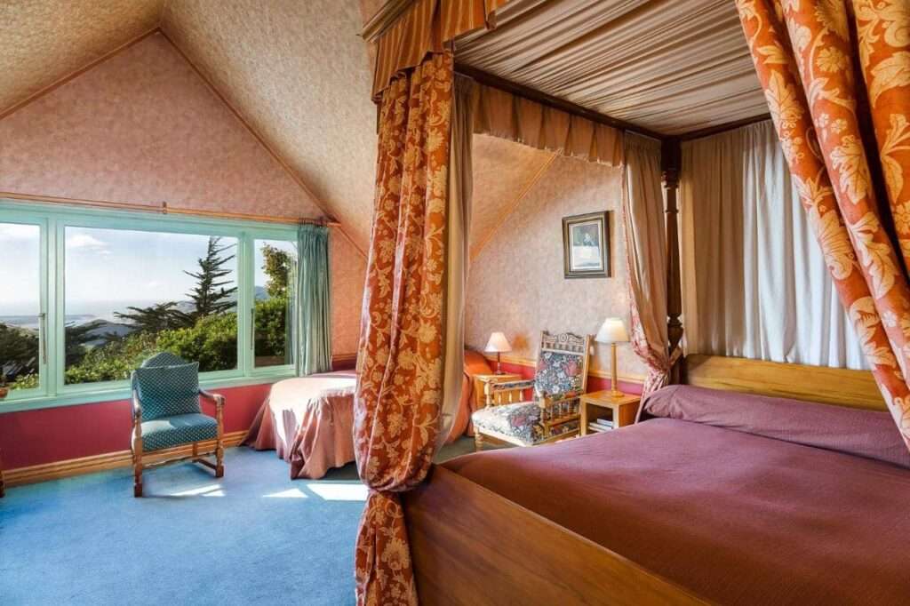 Larnach Lodge & Stable Stay Dunedin booking