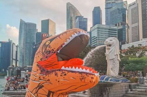Merlion with a dinosaur, Singapore - RooWanders