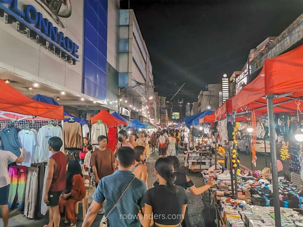 Cebu City Colon Market, Philippines - Roowanders