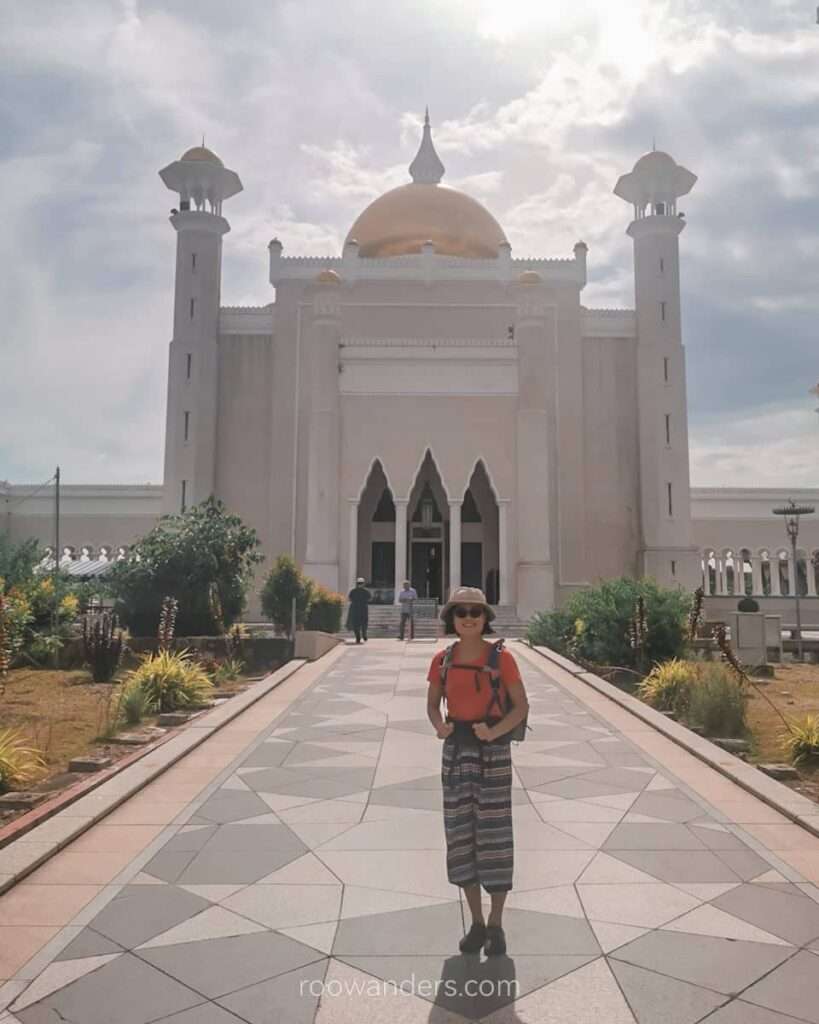 Brunei Omar Ali Saifuddien Mosque - RooWanders